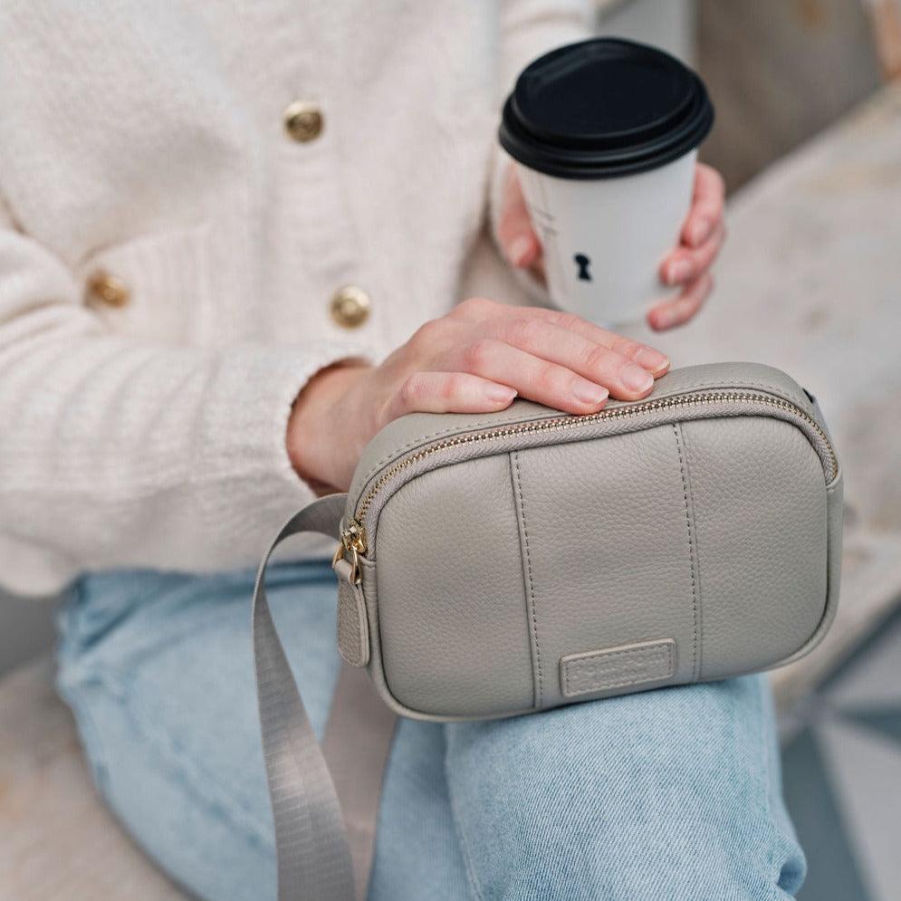 Barnes Belt bag stone